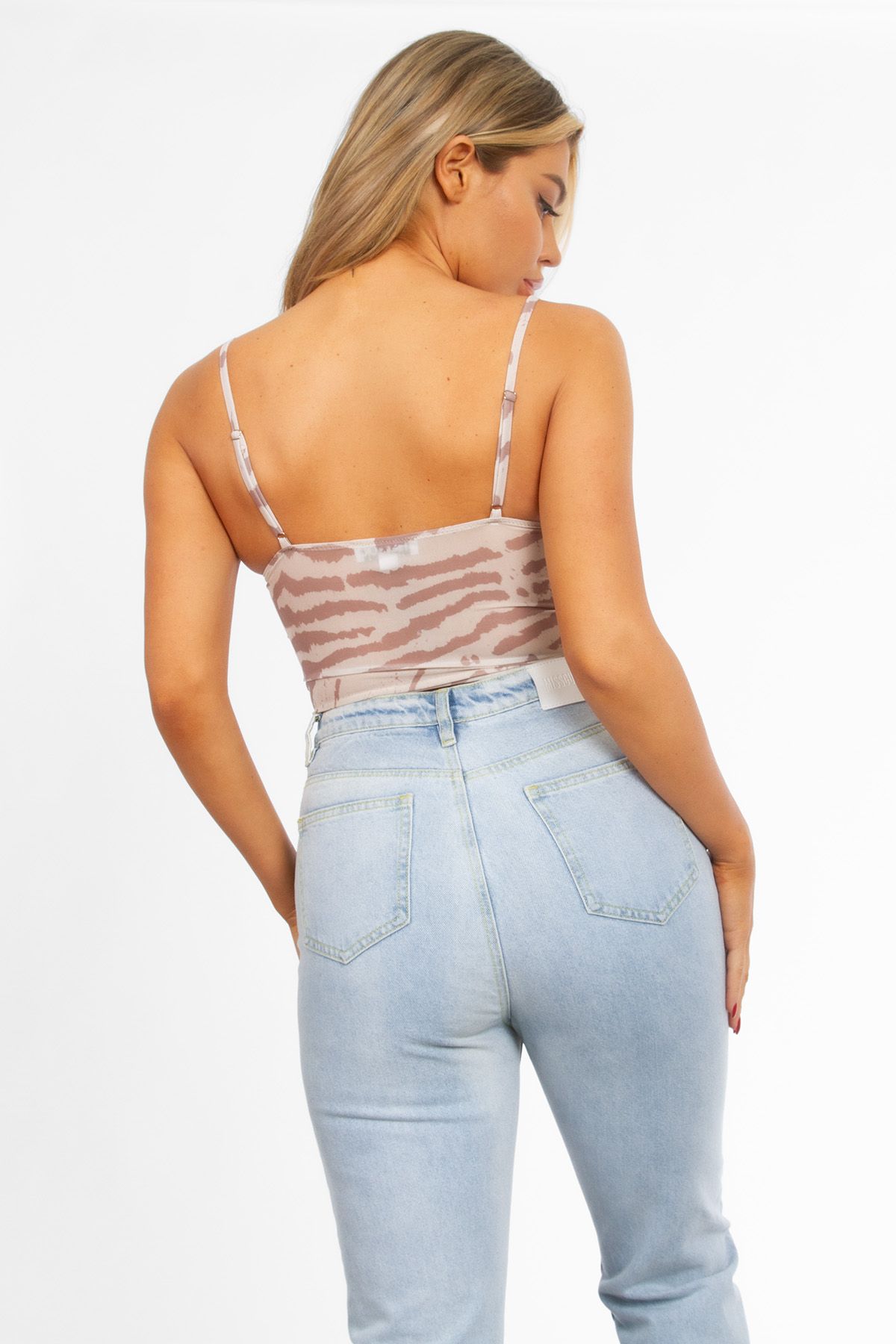 LIONI SPAGHETTI STRAP CROP TOP